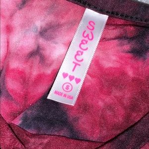 SUPER CUTE CROP TOP SHIRT !!